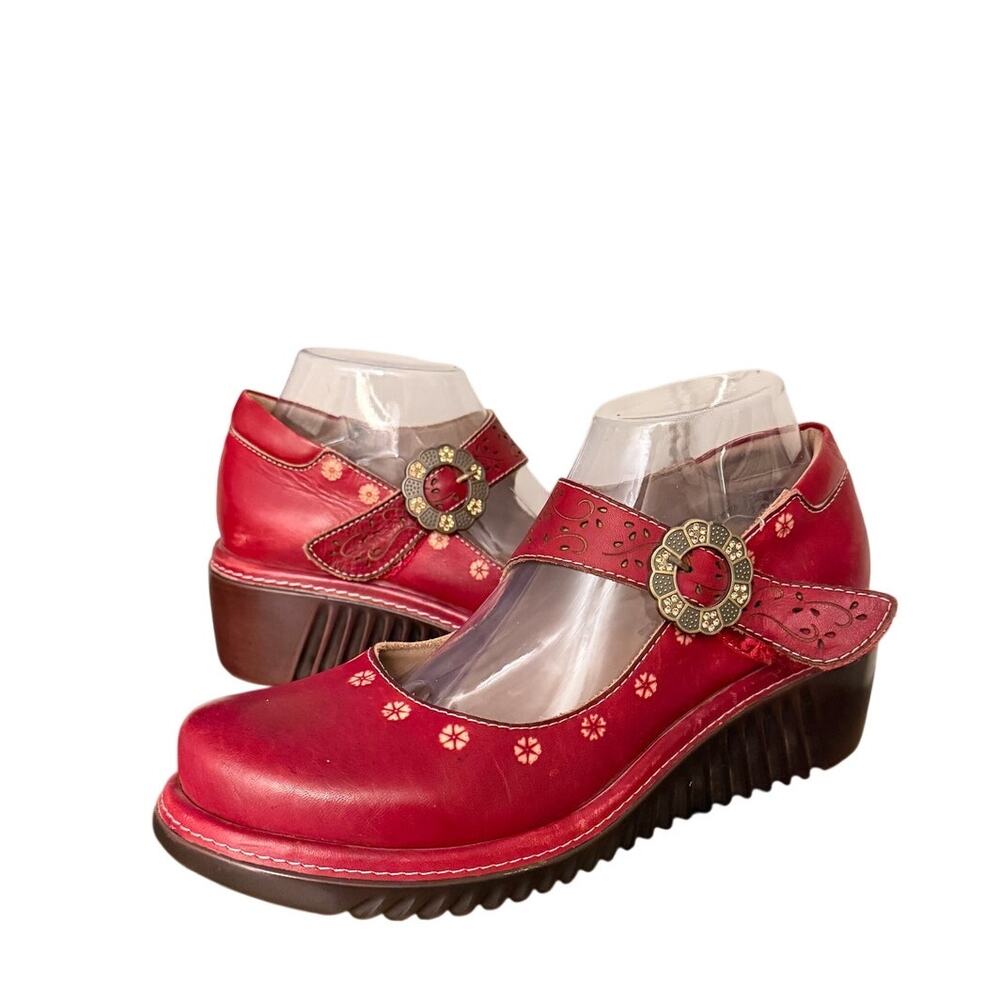 L’Artiste Footlight Red Leather Mary Jane Floral Tooled Wedge Pumps 39